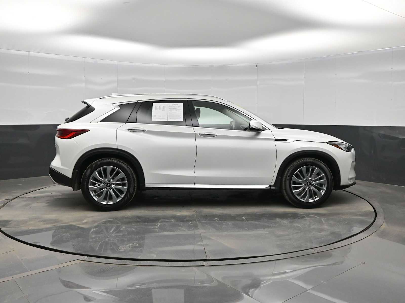 Used 2023 INFINITI QX50 Luxe image 7