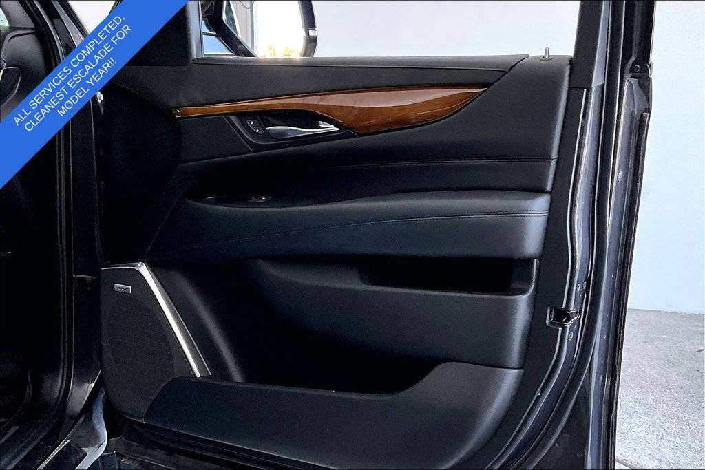 Used 2017 Cadillac Escalade Premium Luxury AWD/4WD image 22