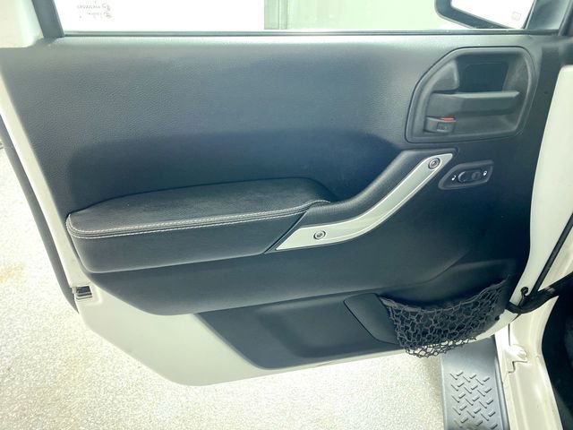 Used 2014 Jeep Wrangler Unlimited Sport image 17