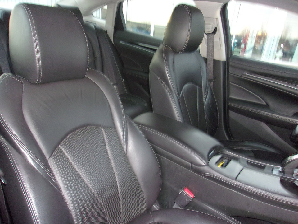 Used 2017 Buick LaCrosse Premium image 10