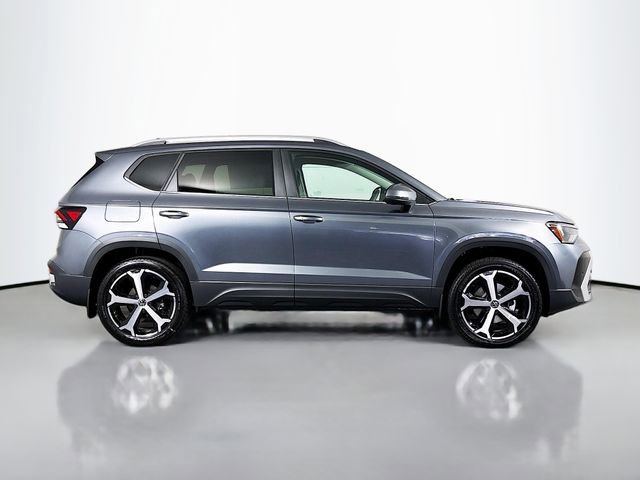 New 2026 Volkswagen Taos SEL image 8