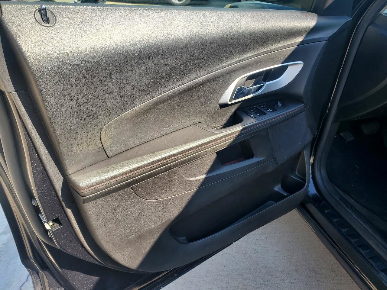 Used 2010 Chevrolet Equinox LT w/ Vehicle Interface Package FWD image 16