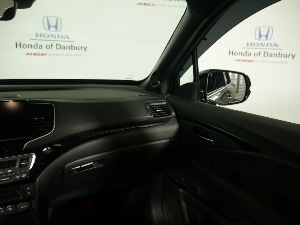 Certified 2025 Honda Ridgeline Black Edition image 15