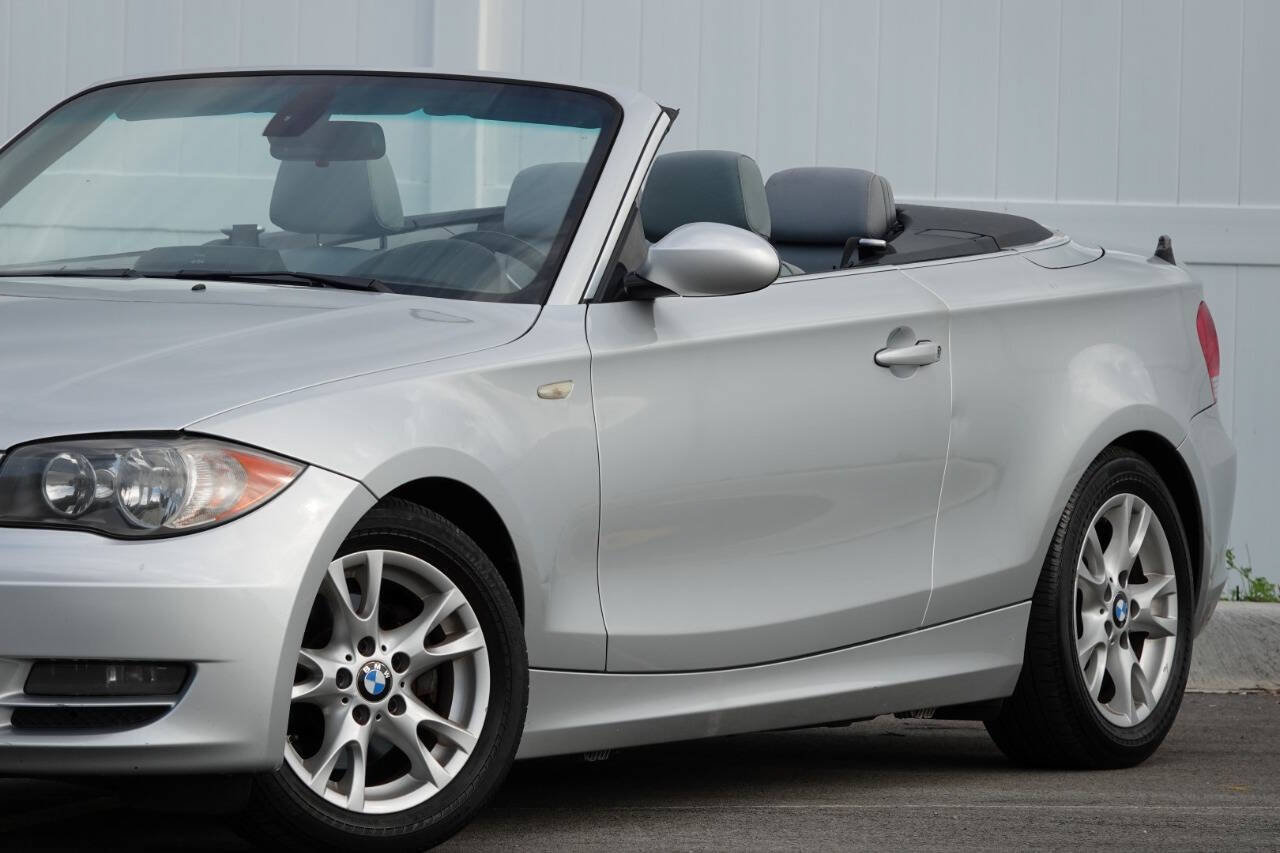 Used 2009 BMW 128i Convertible RWD image 4
