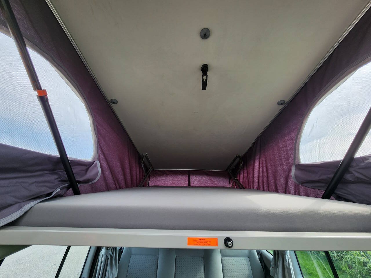 Used 2002 Volkswagen Eurovan MV FWD image 9