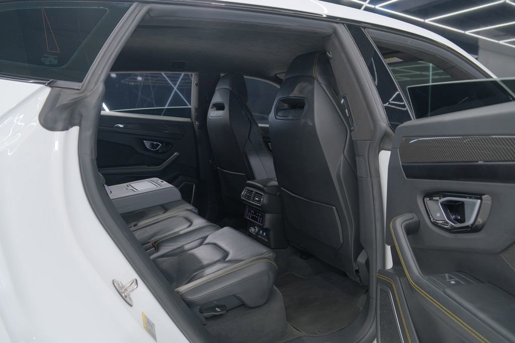 Used 2021 Lamborghini Urus image 38