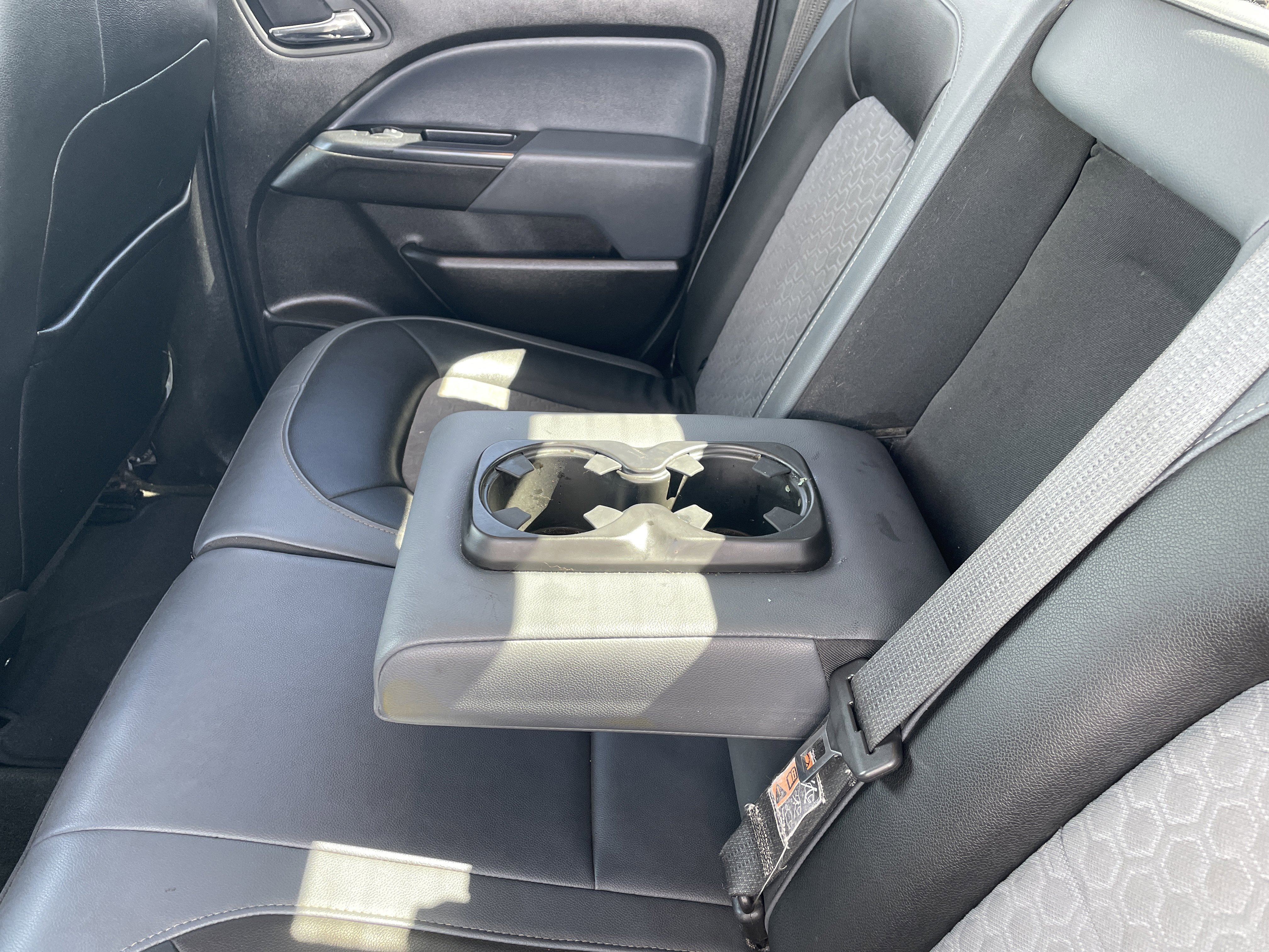 Used 2017 Chevrolet Colorado Z71 AWD/4WD image 36