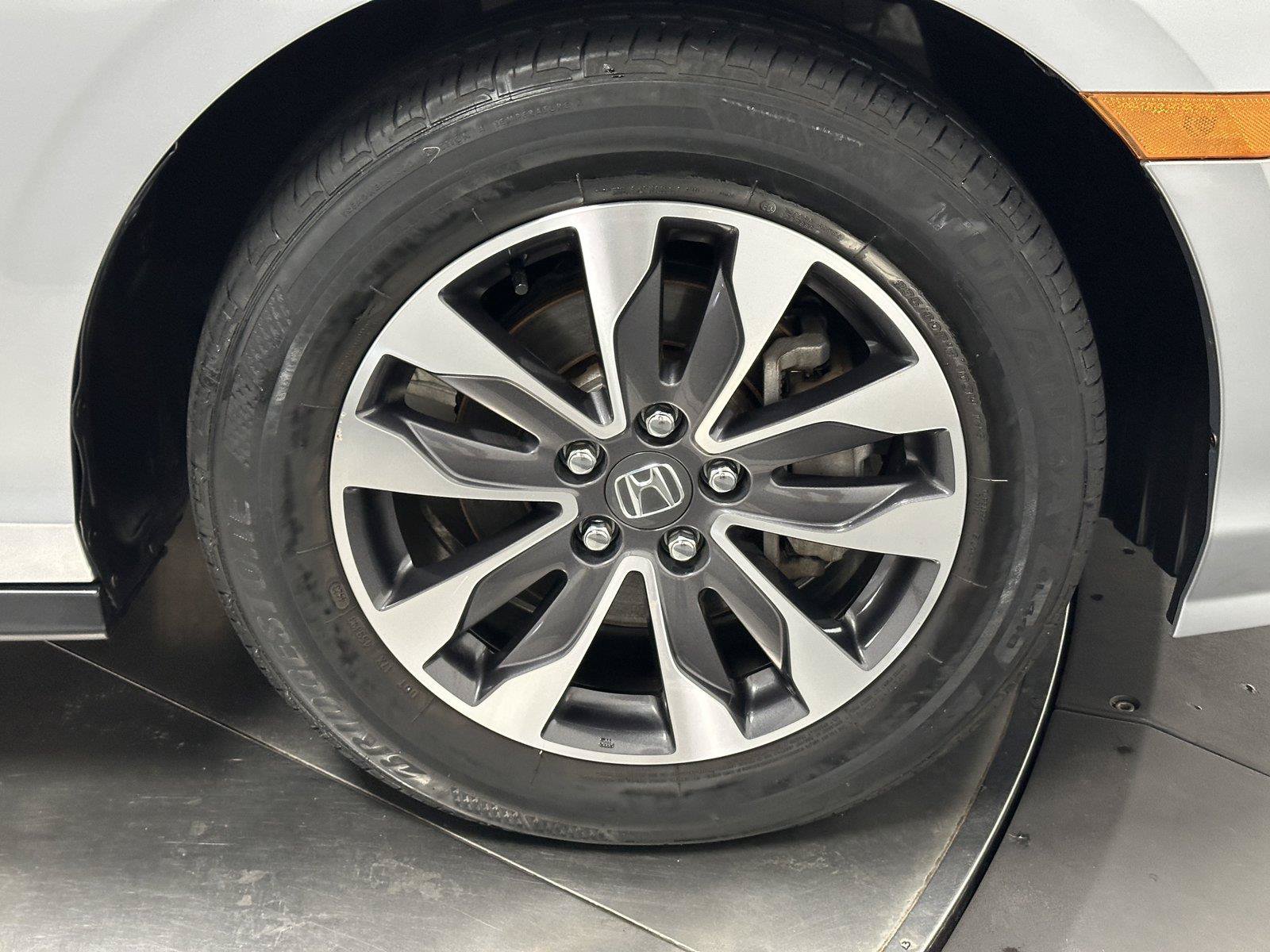 Used 2024 Honda Odyssey EX-L image 17