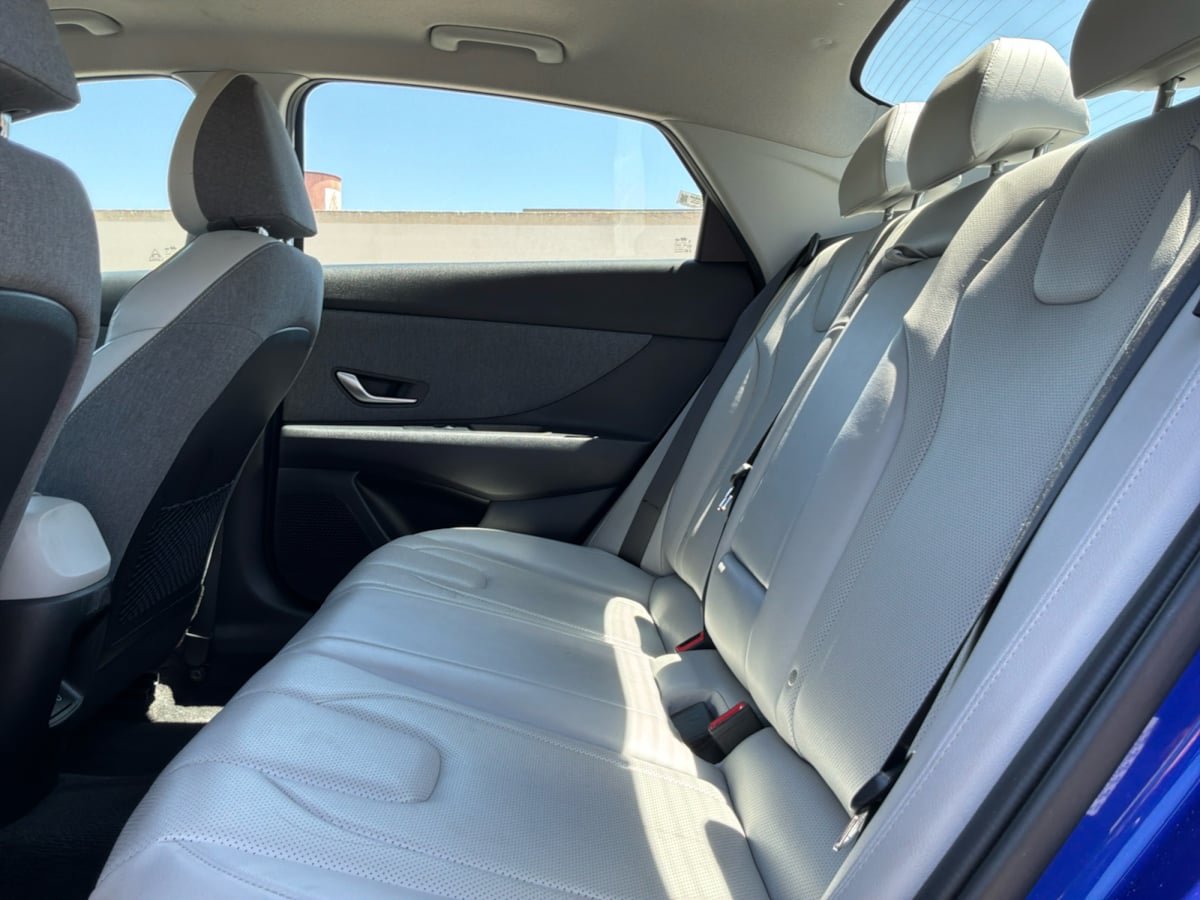 Used 2024 Hyundai Elantra Limited FWD image 18