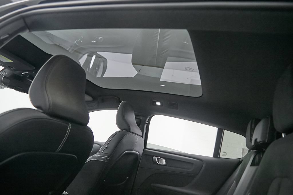 Certified 2023 Volvo C40 P8 Recharge Ultimate AWD/4WD image 21