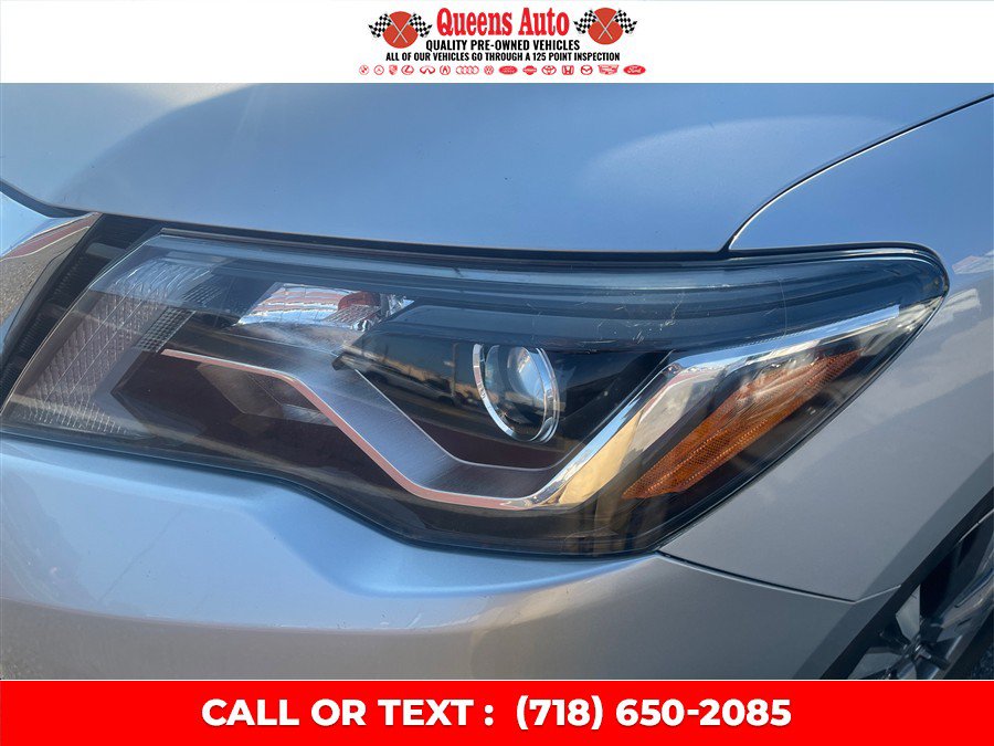 Used 2019 Nissan Pathfinder S AWD/4WD image 33