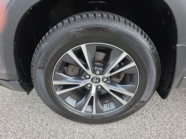 Used 2016 Toyota Highlander XLE AWD/4WD image 17