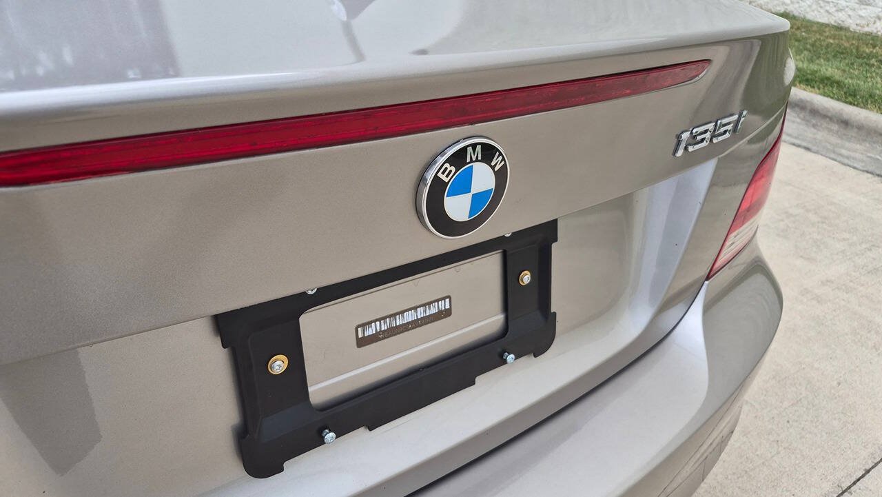 Used 2010 BMW 135i Convertible RWD image 18