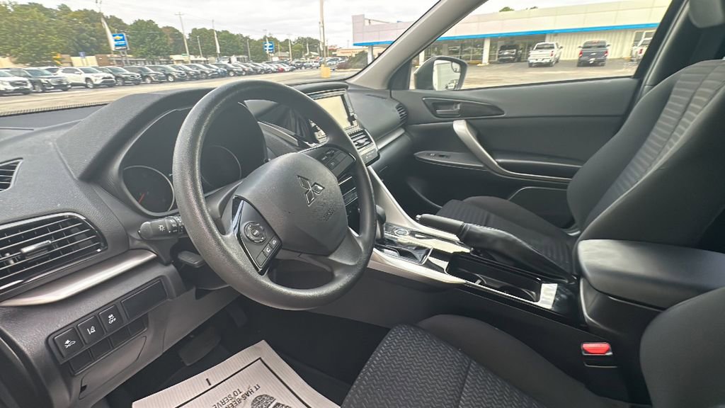 Used 2025 Mitsubishi Eclipse Cross ES image 11