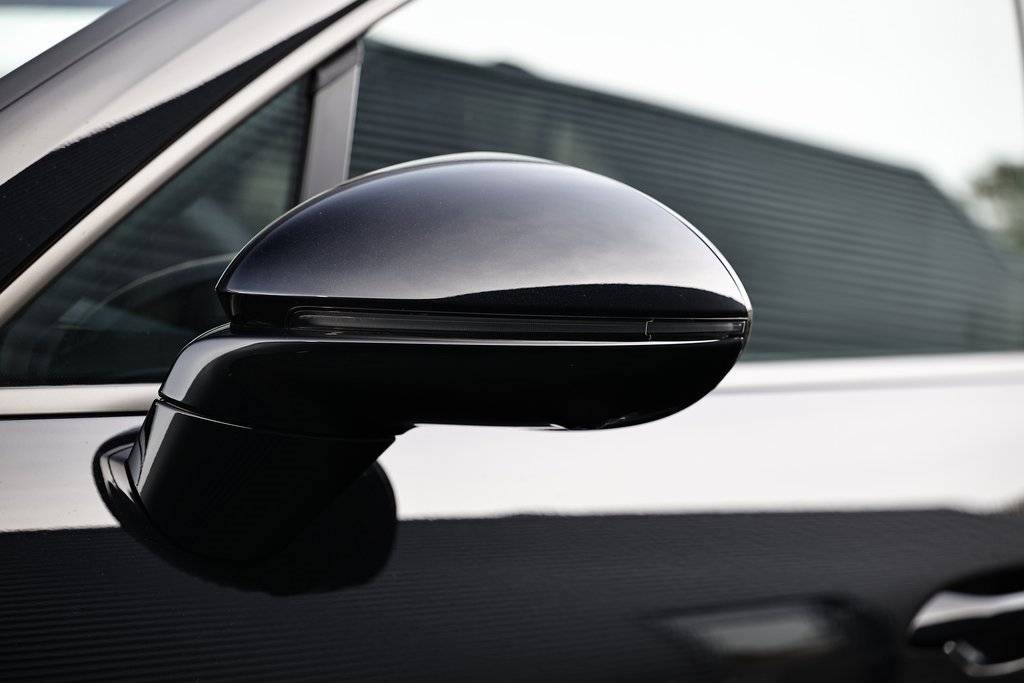 New 2025 Porsche Macan Turbo Electric image 16