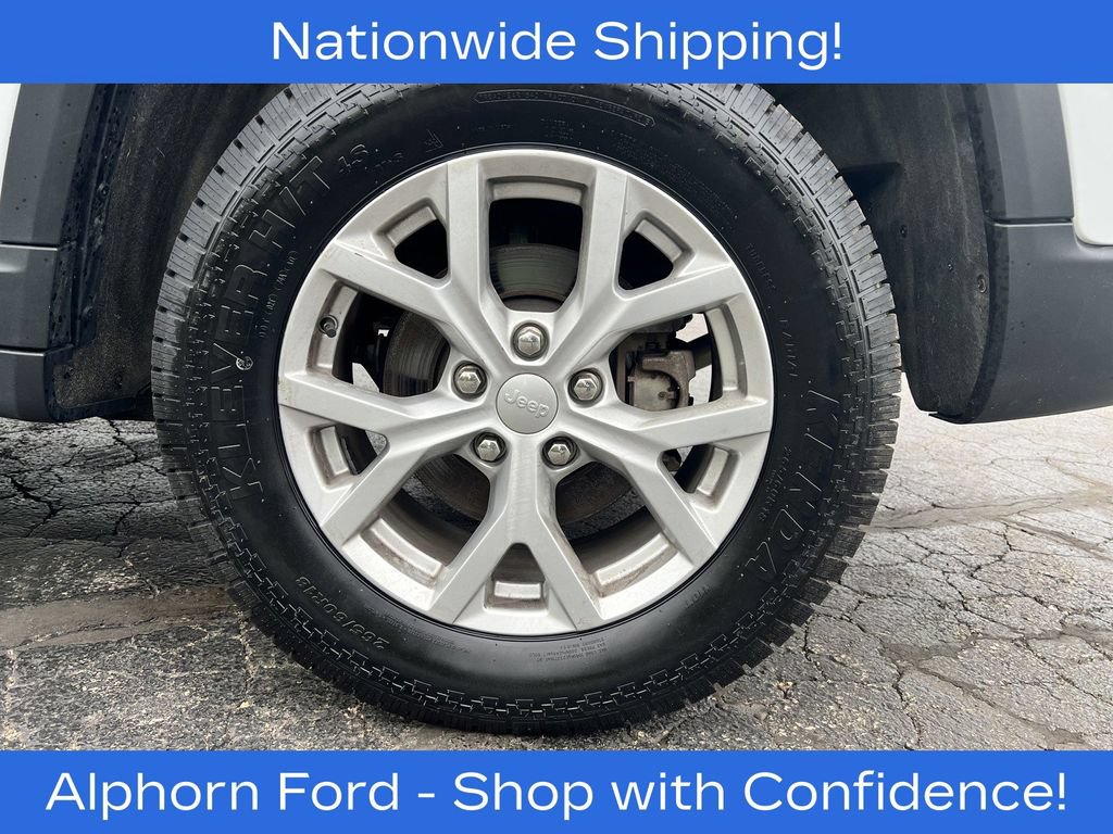 Used 2023 Jeep Grand Cherokee Limited AWD/4WD image 39