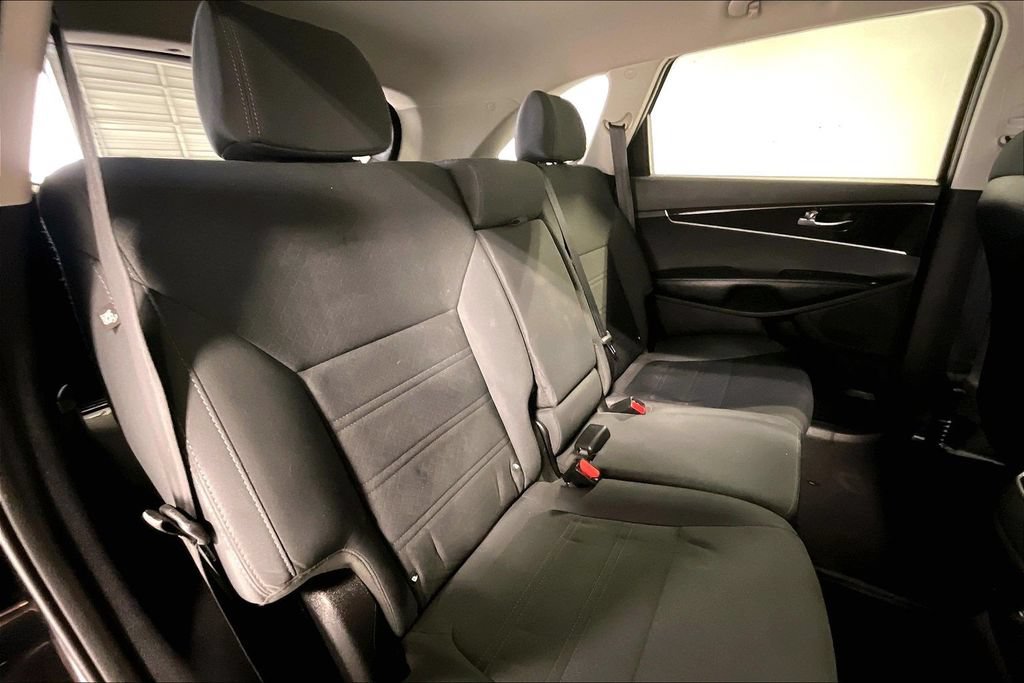 Used 2016 Kia Sorento L FWD image 32