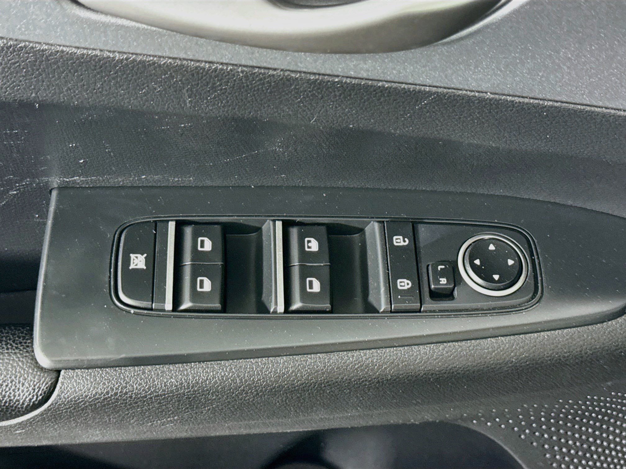 Used 2021 Kia Forte LXS FWD image 23