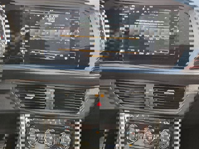 Used 2024 Volkswagen Jetta GLI Autobahn image 22