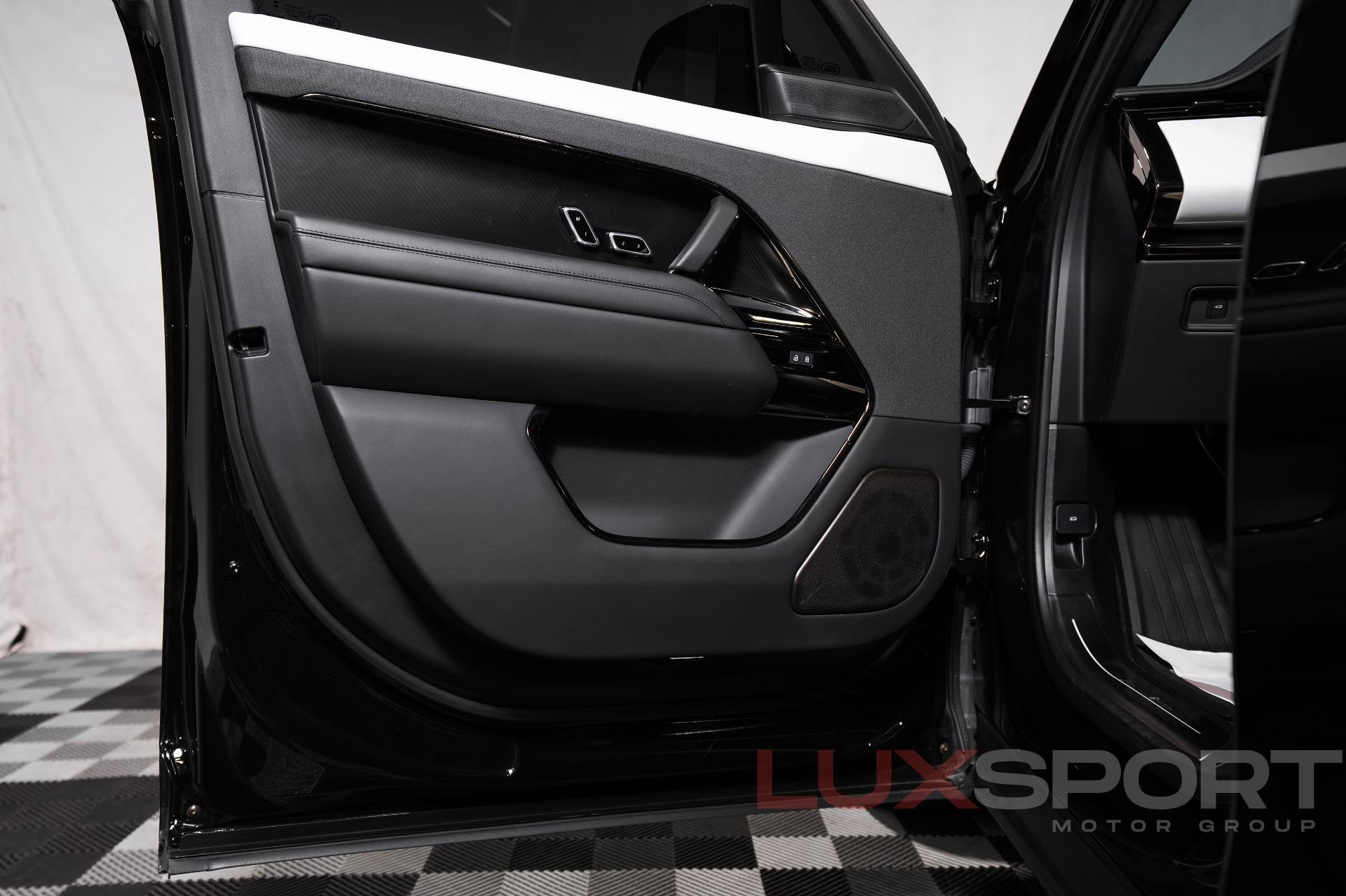 Used 2024 Land Rover Range Rover Sport AWD/4WD image 15