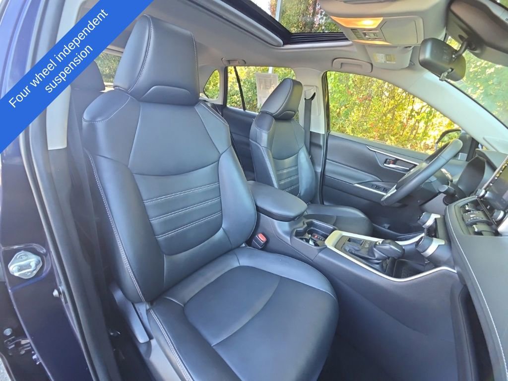 Used 2019 Toyota RAV4 XLE Premium image 16