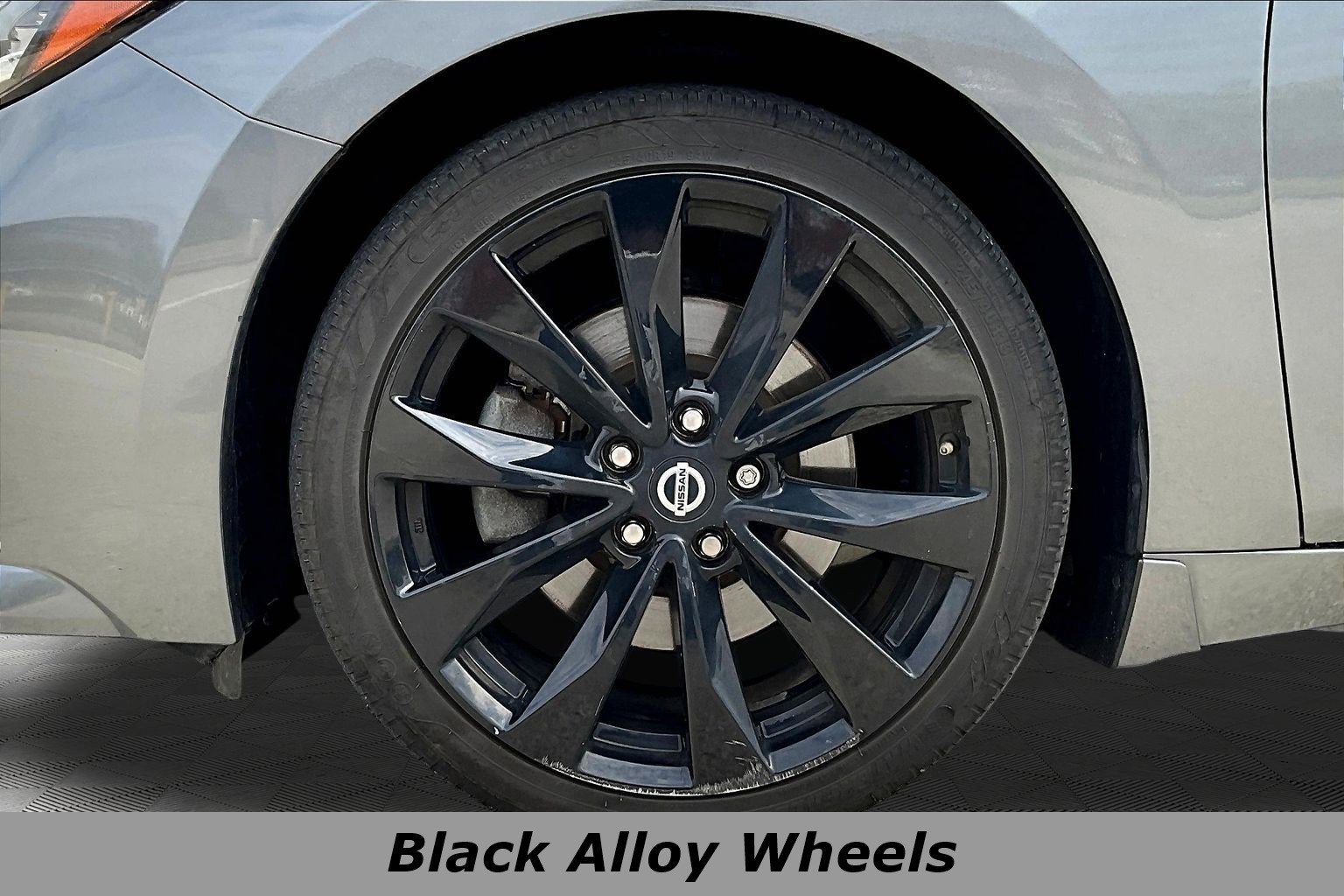 Certified 2021 Nissan Maxima SR w/ Sport Mat Group FWD image 34