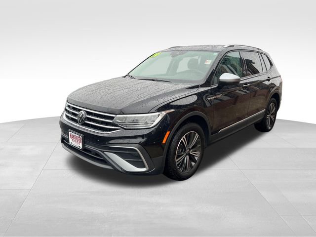 Used 2024 Volkswagen Tiguan Wolfsburg Edition image 3