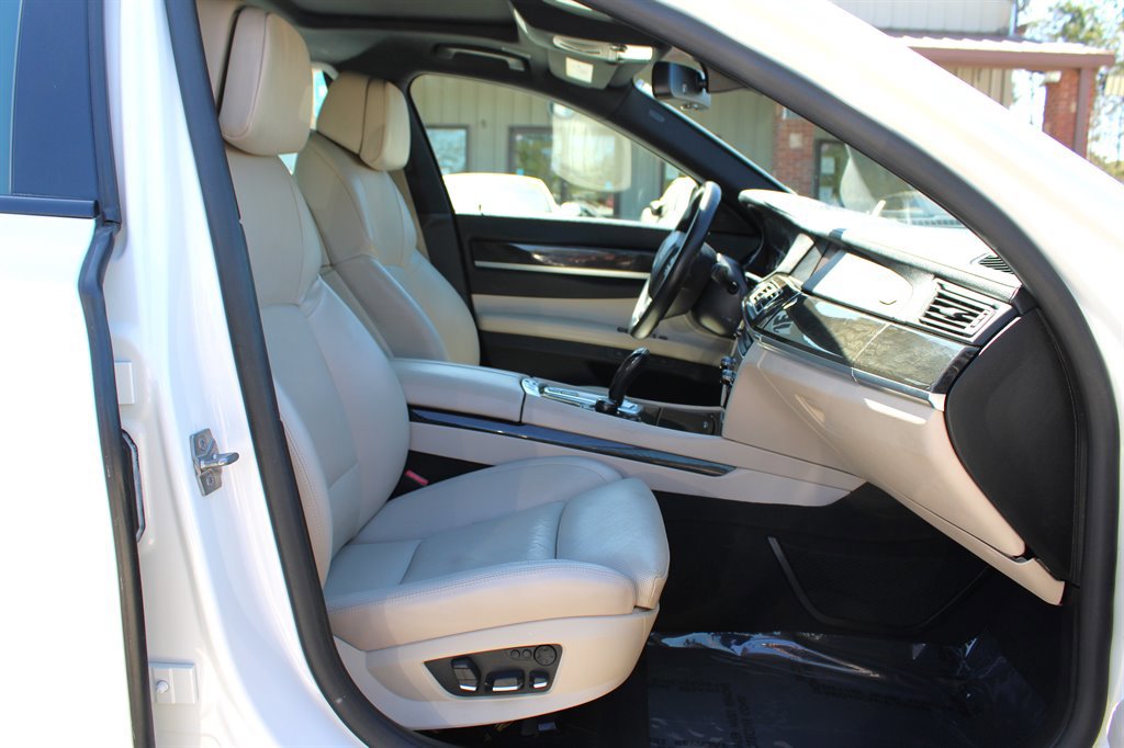 Used 2012 BMW 750Li image 17