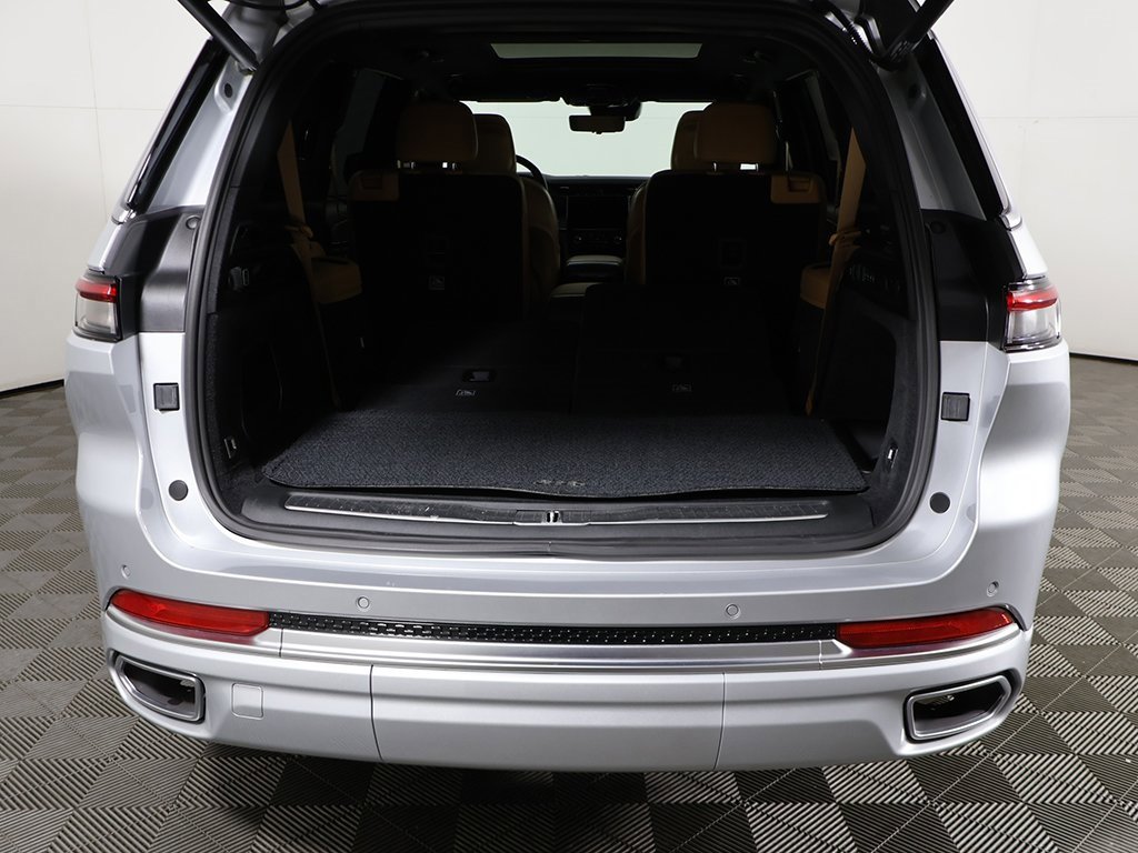 Used 2024 Jeep Grand Cherokee L Summit w/ Advanced Protech Group IV image 22