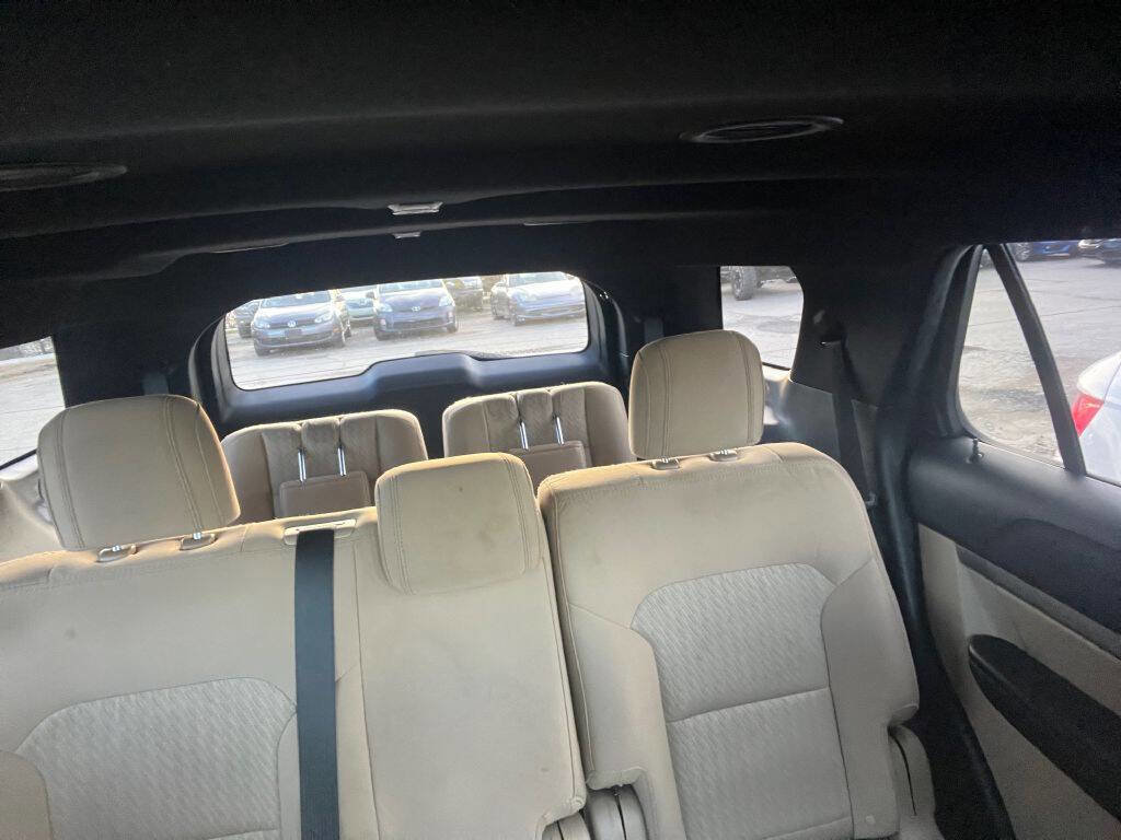 Used 2017 Ford Explorer FWD image 14