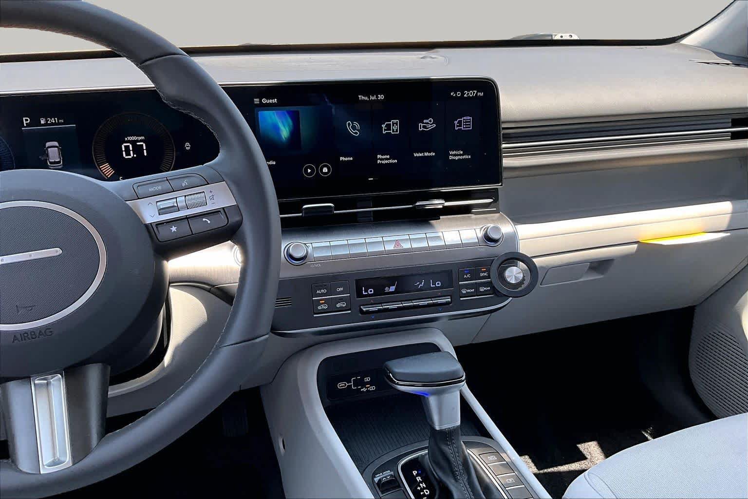 Used 2025 Hyundai Kona SEL FWD image 7
