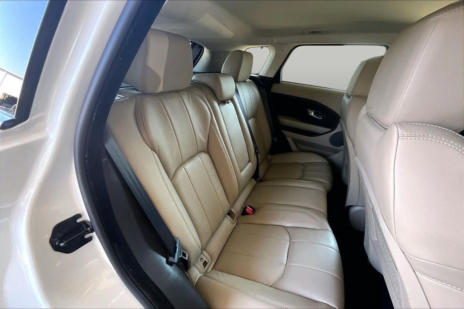 Used 2018 Land Rover Range Rover Evoque SE AWD/4WD image 19