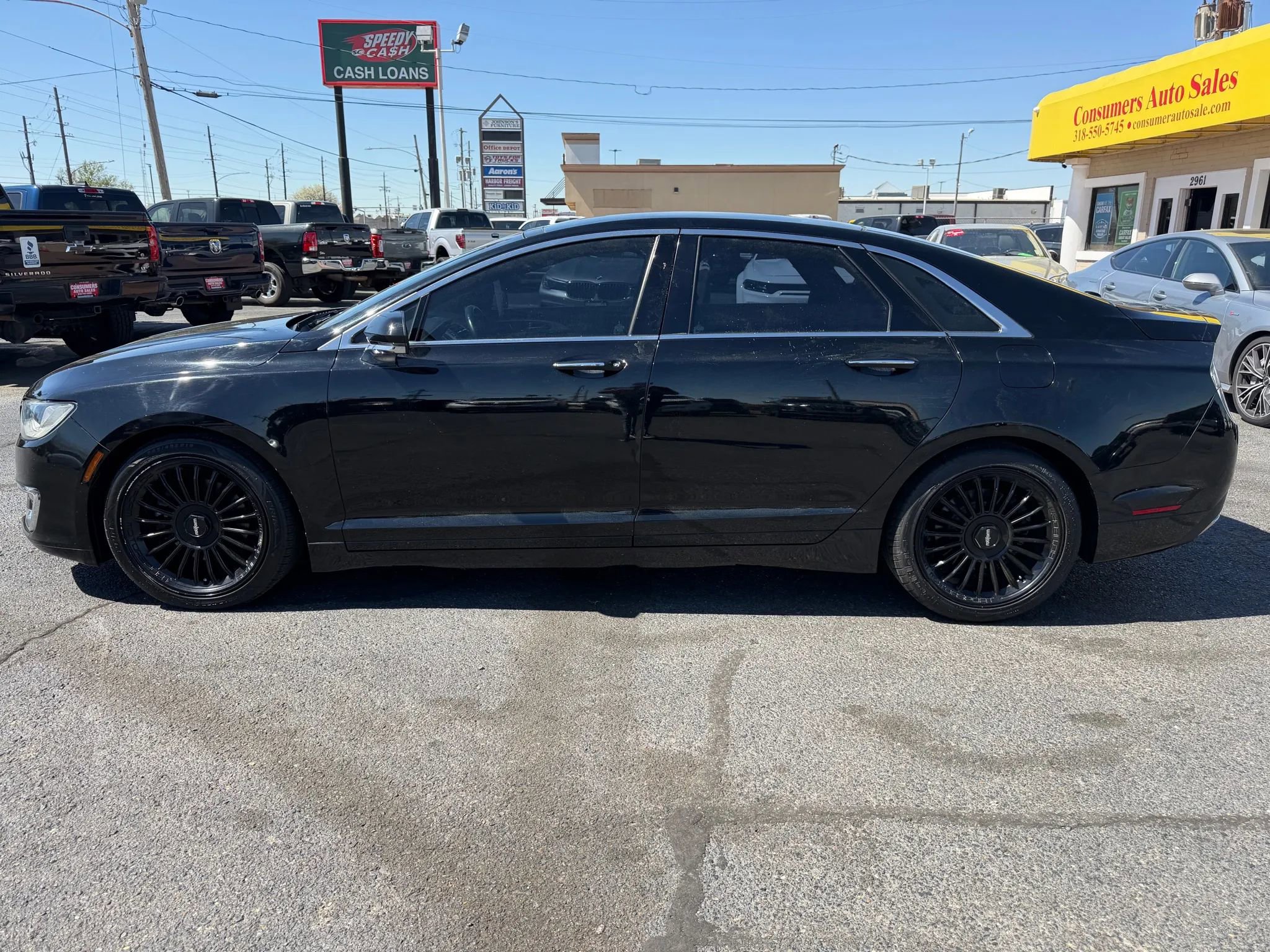 Used 2017 Lincoln MKZ Reserve FWD image 2