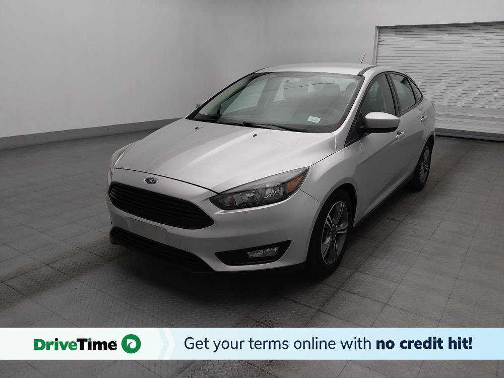Used 2018 Ford Focus SE w/ SE Appearance Package FWD image 1