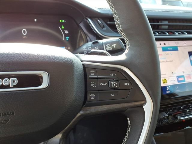 Used 2022 Jeep Grand Cherokee Limited 4xe w/ Luxury Tech Group II image 19