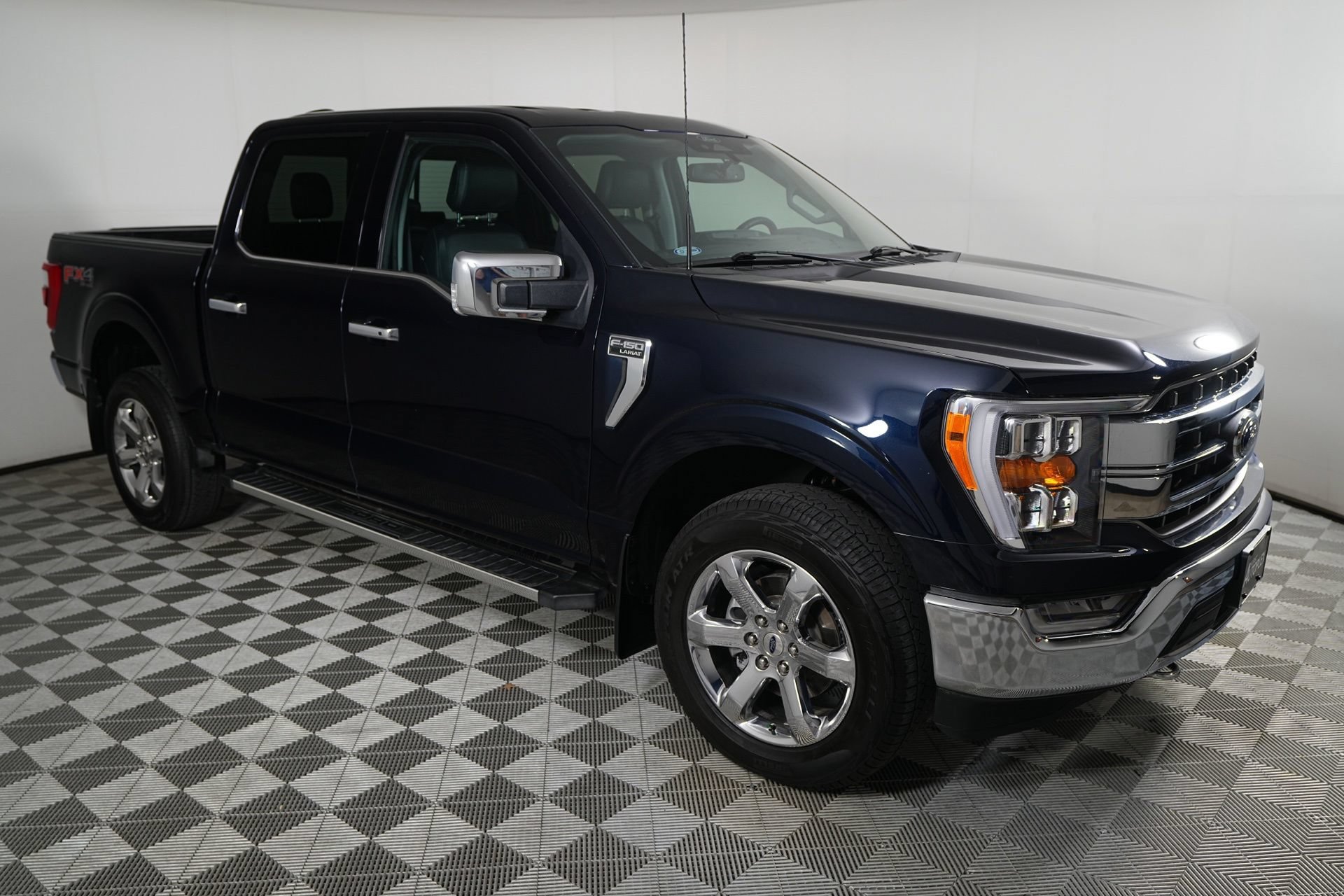 Used 2022 Ford F150 Lariat w/ Max Trailer Tow Package AWD/4WD image 3