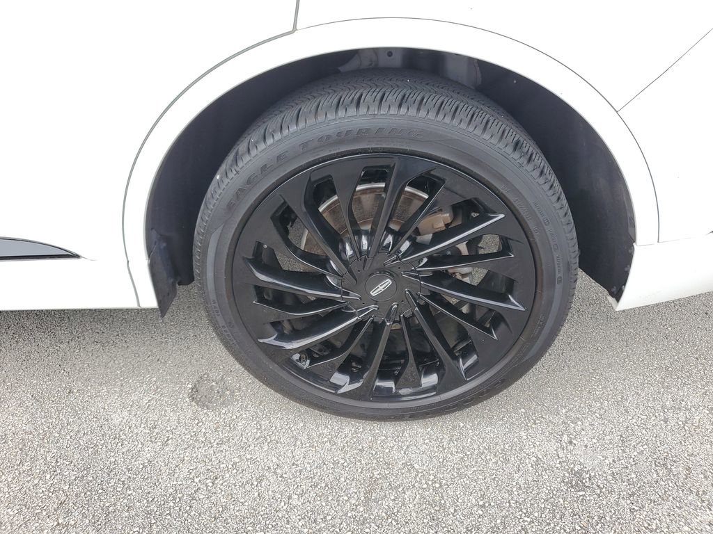 Used 2024 Lincoln Aviator Reserve w/ Equipment Group 201A image 8