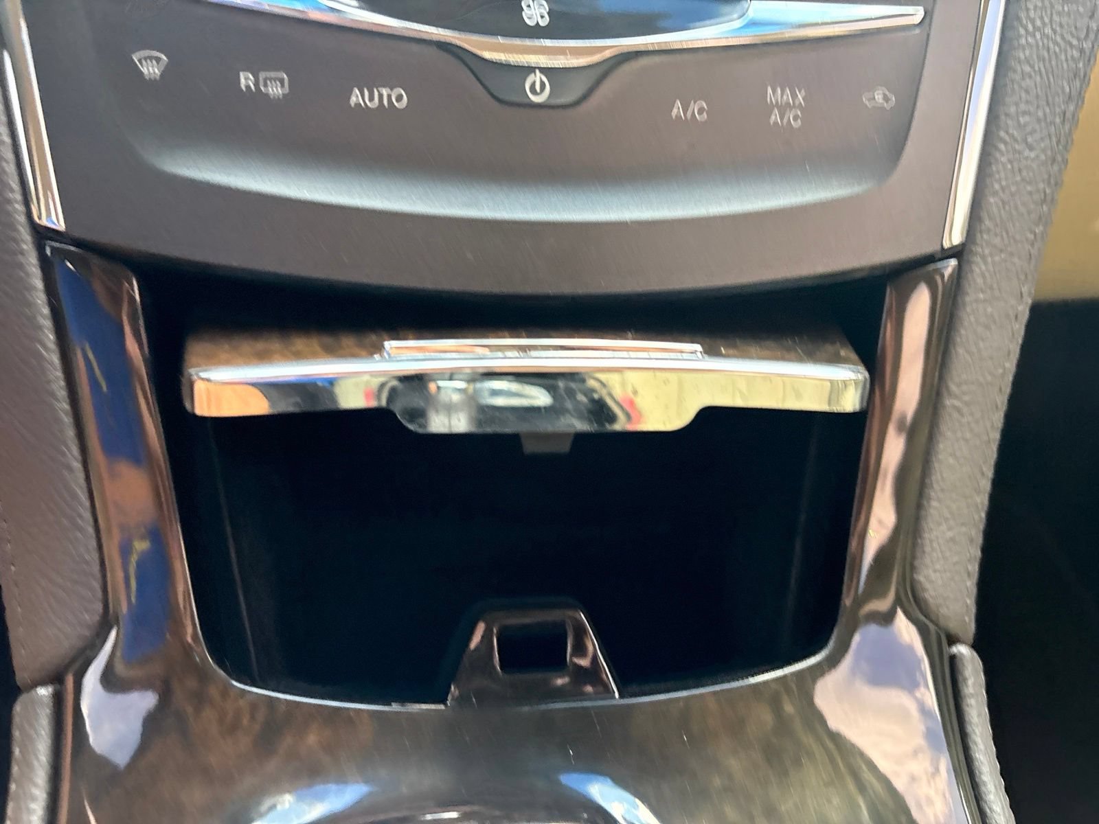 Used 2015 Lincoln MKS w/ Equipment Group 101A FWD image 30