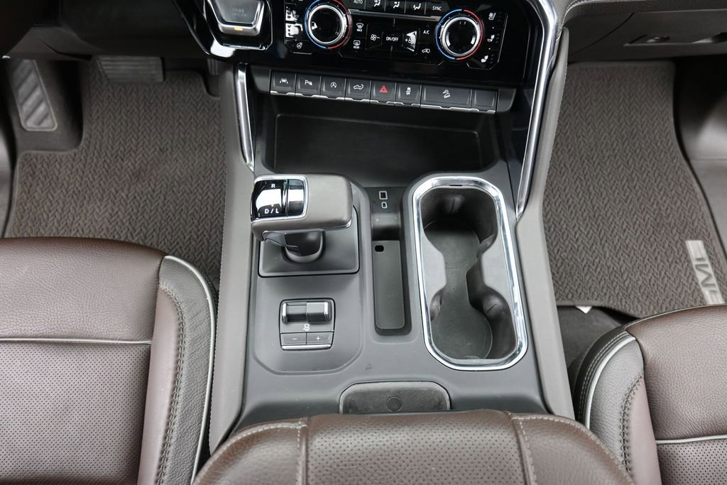 Used 2025 GMC Sierra 1500 Denali AWD/4WD image 14