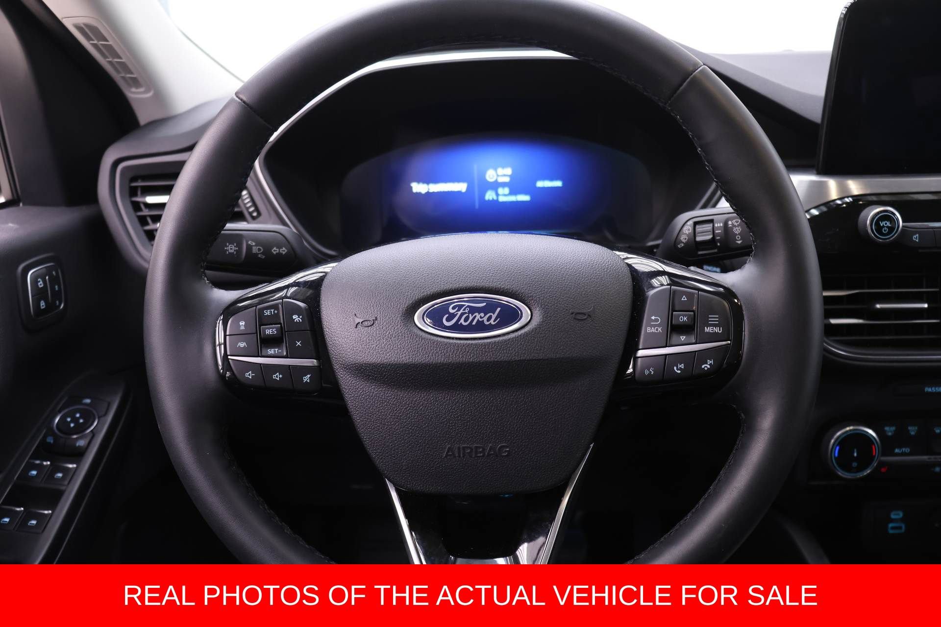 Used 2022 Ford Escape Titanium image 13