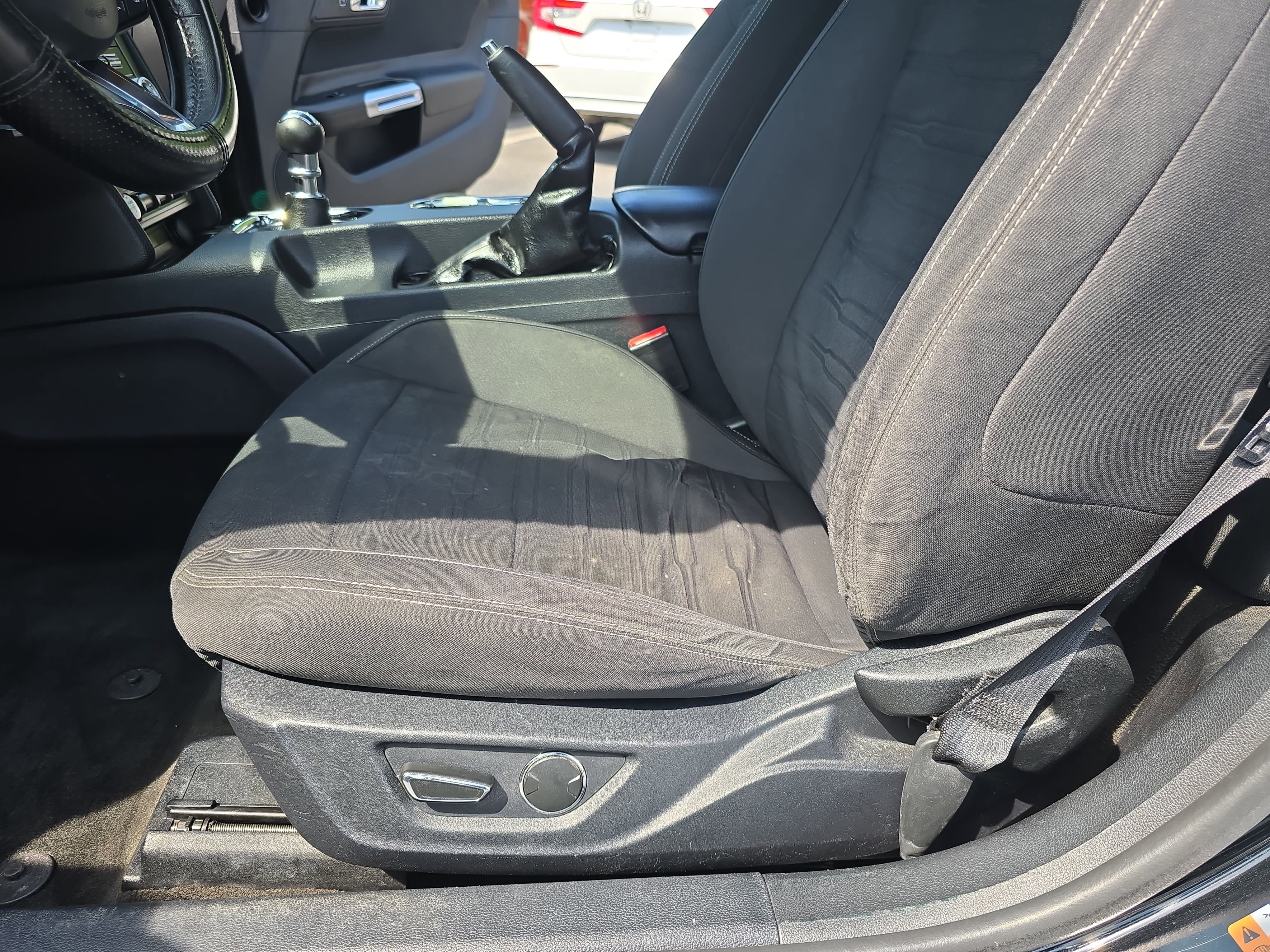 Used 2015 Ford Mustang GT RWD image 29