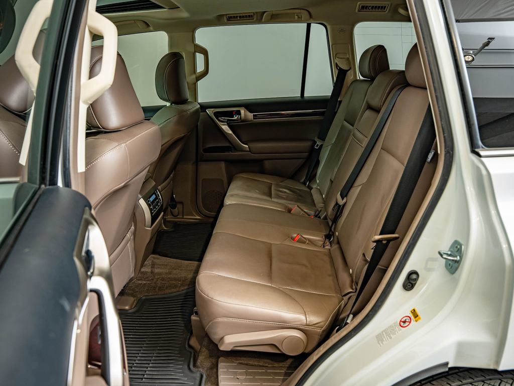 Used 2014 Lexus GX 460 w/ Premium Package AWD/4WD image 35