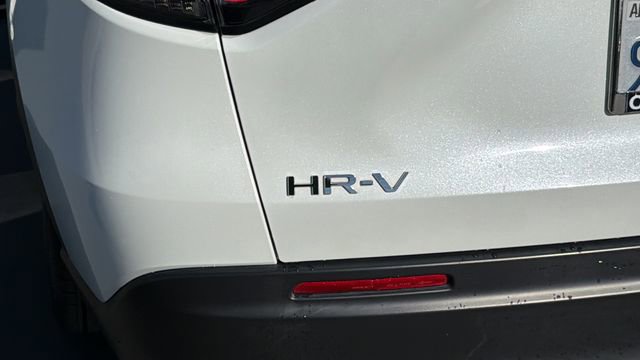 Used 2023 Honda HR-V LX image 12