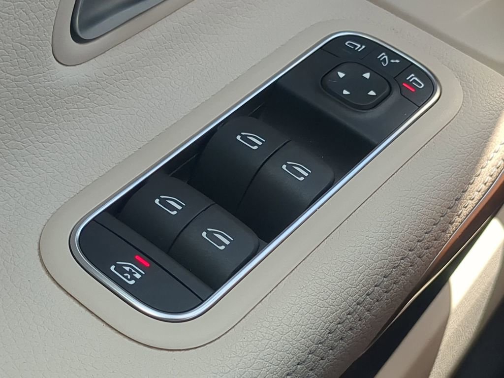 Used 2025 Mercedes-Benz CLA 250 image 10