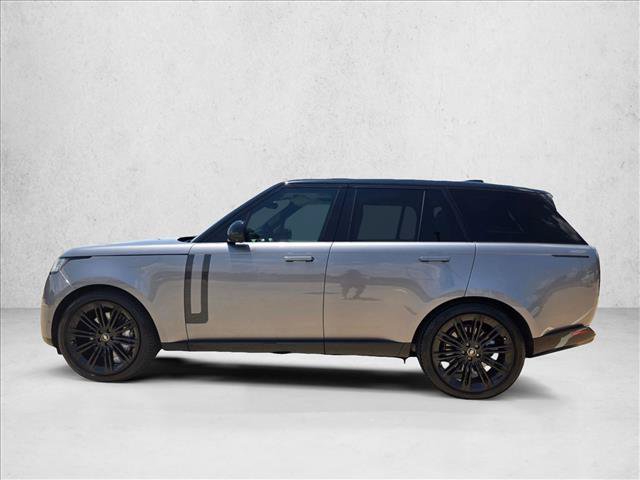 Used 2025 Land Rover Range Rover SE AWD/4WD image 9