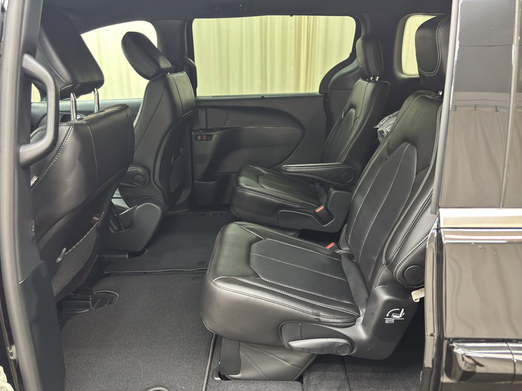 New 2026 Chrysler Voyager LX image 21