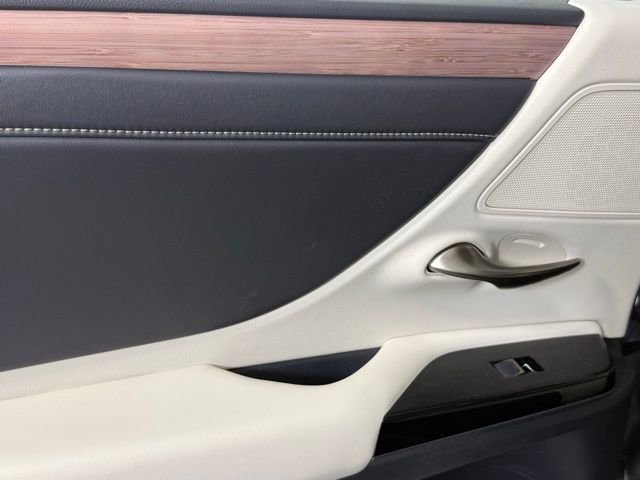 Certified 2025 Lexus ES 300h 300h w/ Premium Package image 22