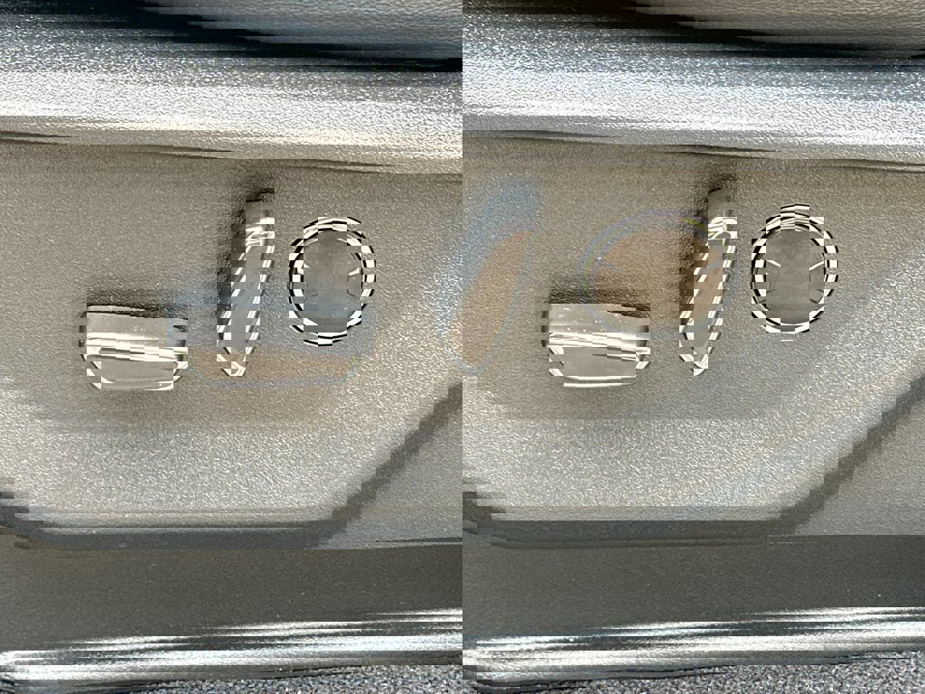 New 2025 Ford F150 Lariat w/ Equipment Group 502A High image 32