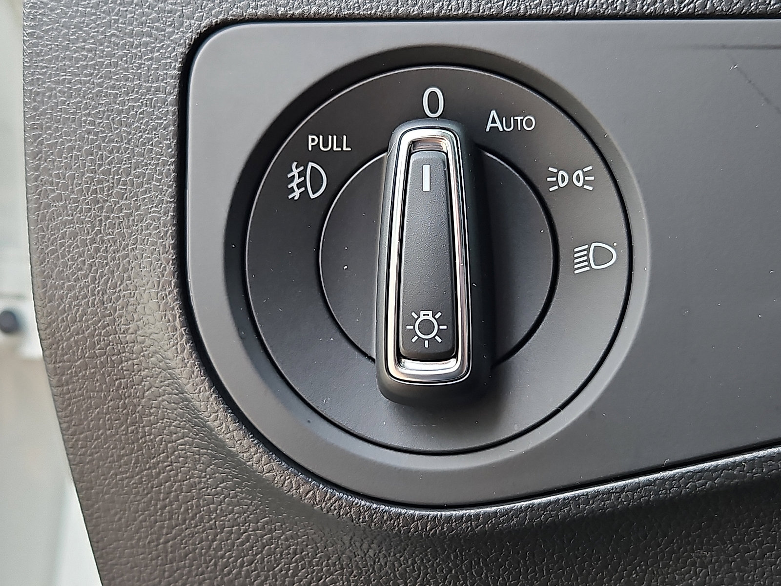 Used 2021 Volkswagen Tiguan SEL w/ 3rd Row Seat Package image 27