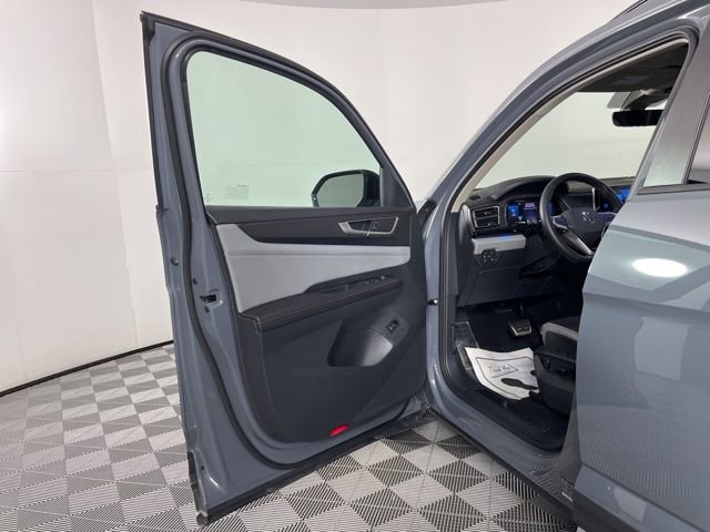 Used 2024 Volkswagen Atlas Peak Edition SEL image 16